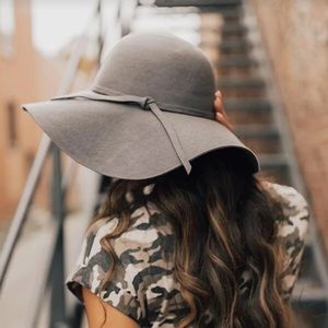 New! Windsor -The Hater Company Black Floppy Hat